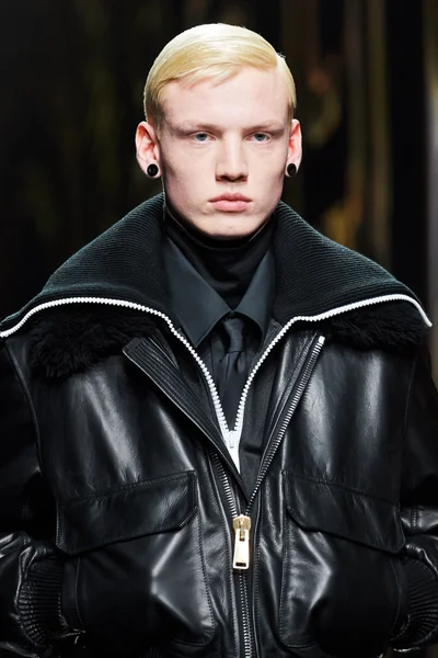Look 22